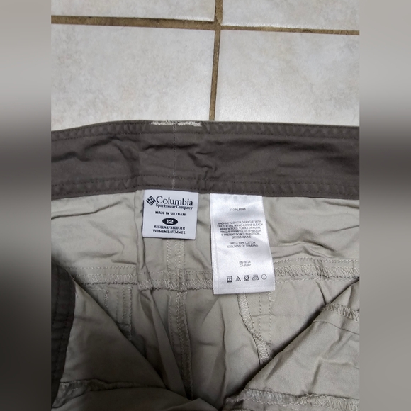 Columbia hiking athletic outdoor khaki chino pants 12 - Picture 2 of 3